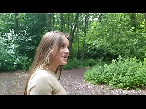 ❤️ Ech hunn dem Evelina virgeschloen datt mir op enger ëffentlecher Plaz fécken! Si sot jo. Dunn hunn ech hatt an den Arsch gefickt an an hirem Mond kum. Dunn huet si sech selwer gepisst. ️❌ Hausgemachte Porno bei eis ﹏