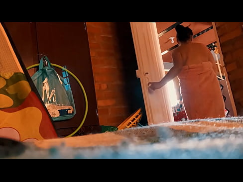❤️ Mäi Monni follegt mir an d'Dusch, hie féckt mech wärend ech duschen. ️❌ Hausgemachte Porno bei eis ﹏