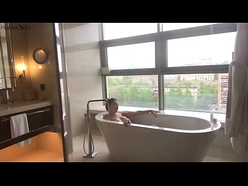 ❤️ Enorm Babe Leidenschaftlech ruckelt hir Muschi am Buedzëmmer ️❌ Hausgemachte Porno bei eis ﹏