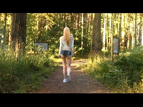 ❤️ Schéin Fra beweegt sech lues, net plakeg Video ️❌ Hausgemachte Porno bei eis ﹏
