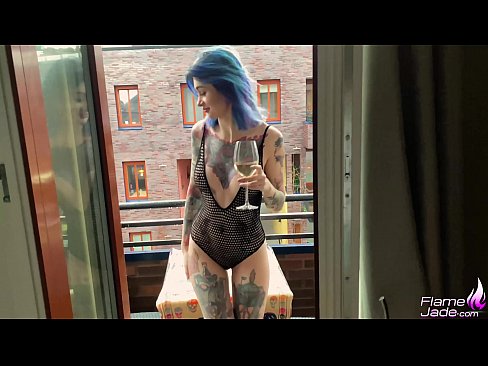 ❤️ Enormt Meedchen suckt mat engem Gulp a fuckt passionéiert ënner dem oppenen Himmel ️❌ Hausgemachte Porno bei eis ﹏